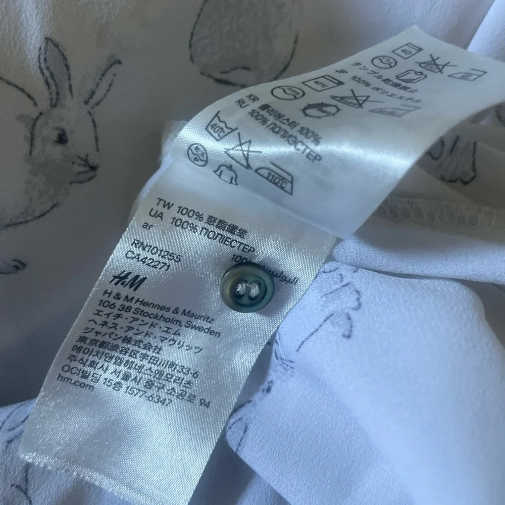 H&M White Bunny Print Button Down Shirt - Picture 4 of 5